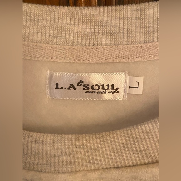 NWOT! L.A. Soul queen Bee Sweatshirt - Picture 3 of 5
